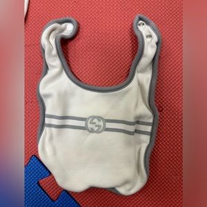 Gucci bib